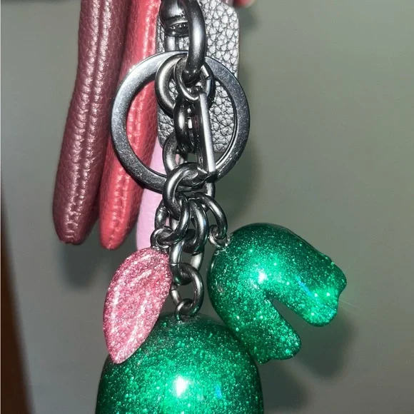 Coach green glitter resin tea rose keychain - Picture 4 of 4